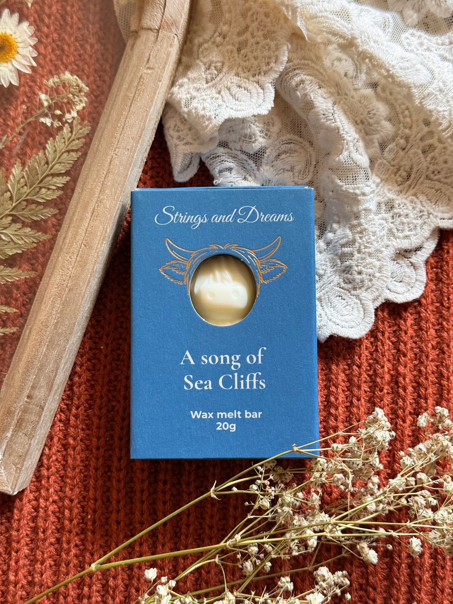 A song of Sea Cliffs Highland Cow wax melt bar