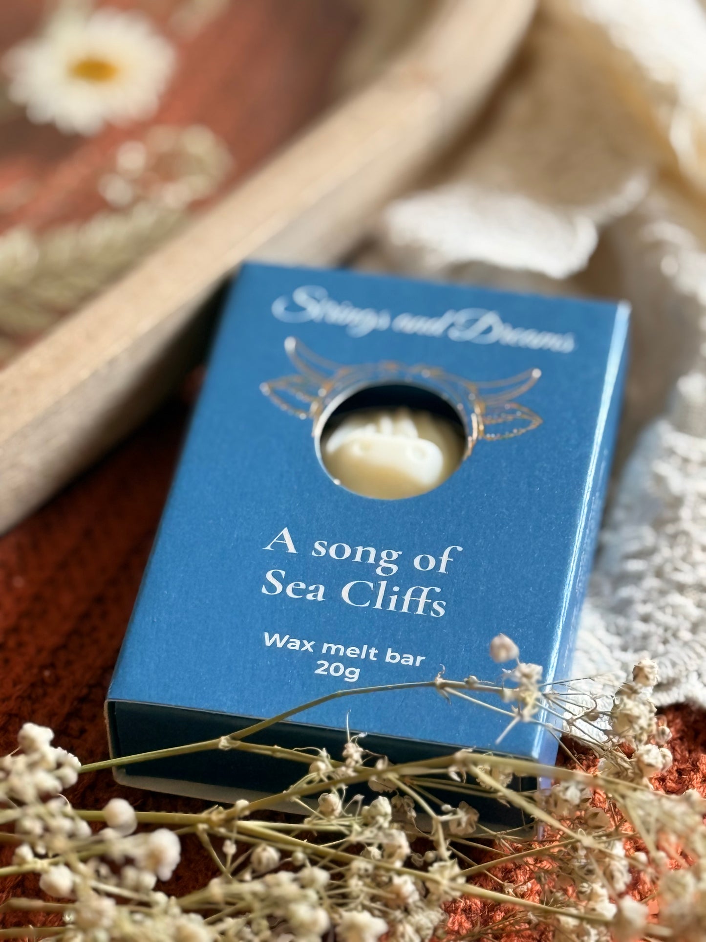 A song of Sea Cliffs Highland Cow wax melt bar