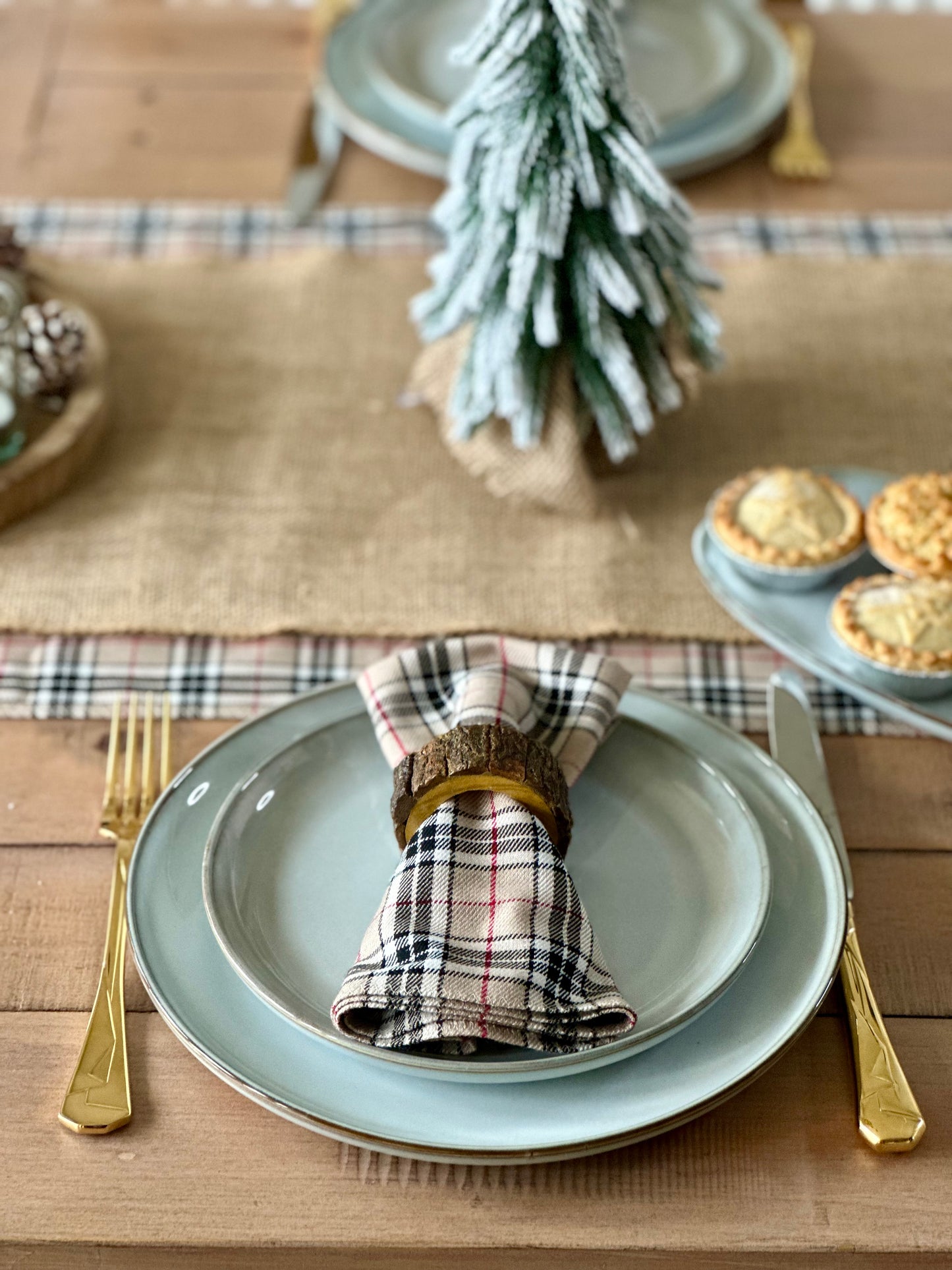 Neutral tartan dinner napkins