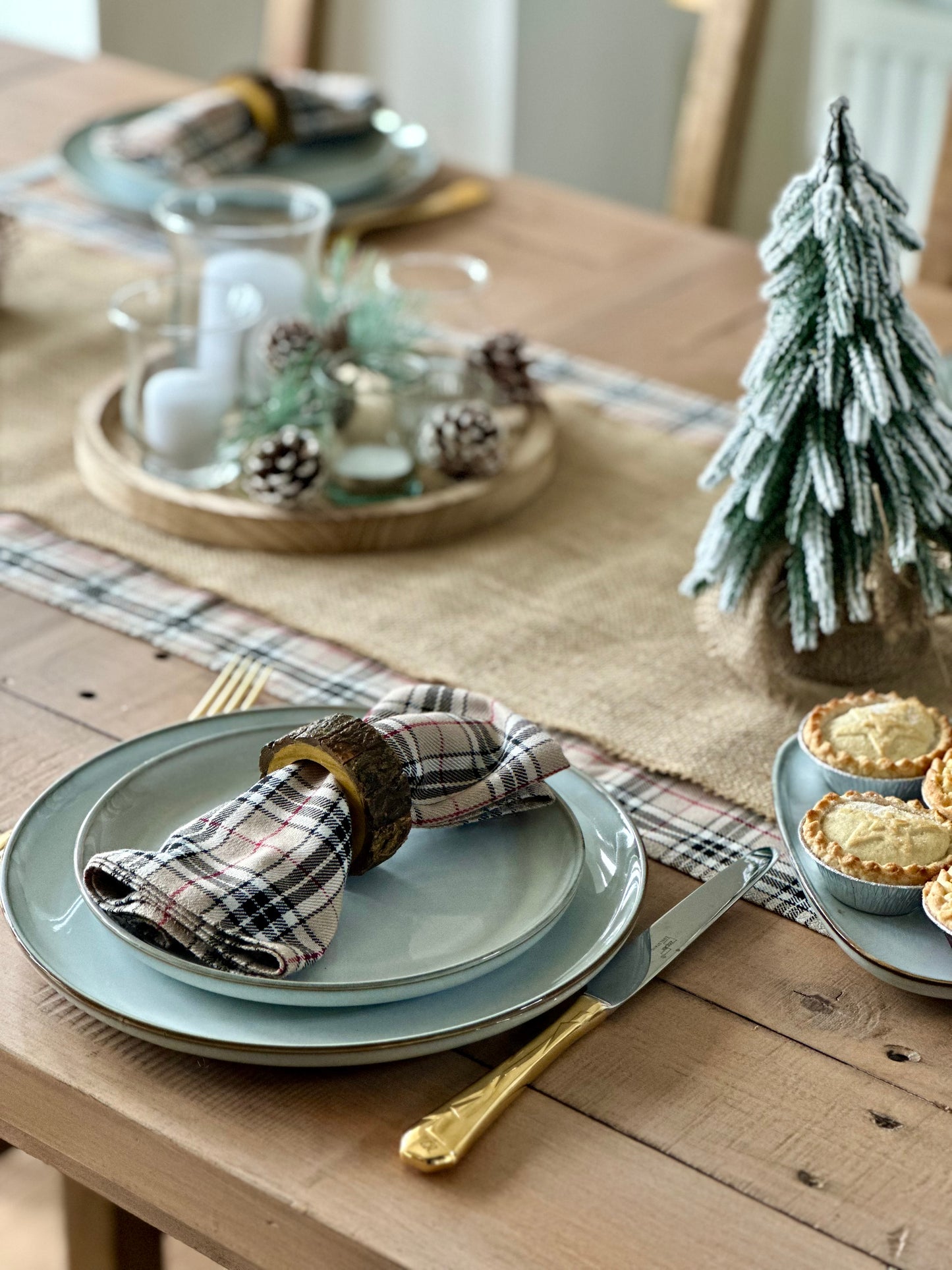 Neutral tartan dinner napkins