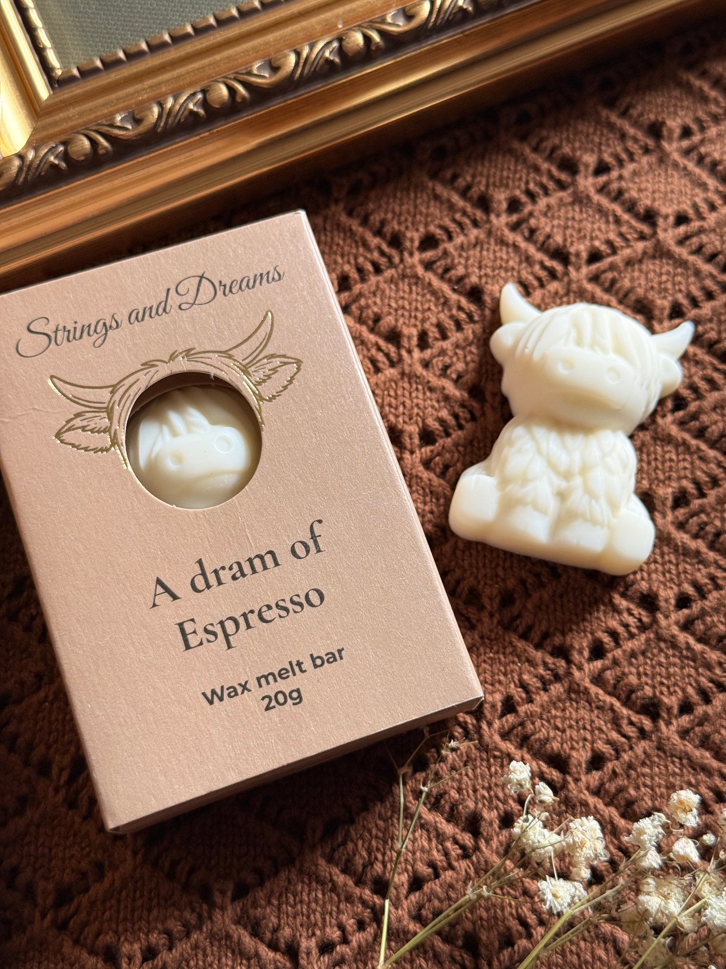 A dram of Espresso Highland Cow wax melt bar